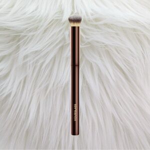 🐻LAST ONE! BRAND NEW! HOURGLASS Vanish Seamless Finish Concealer Brush🐻